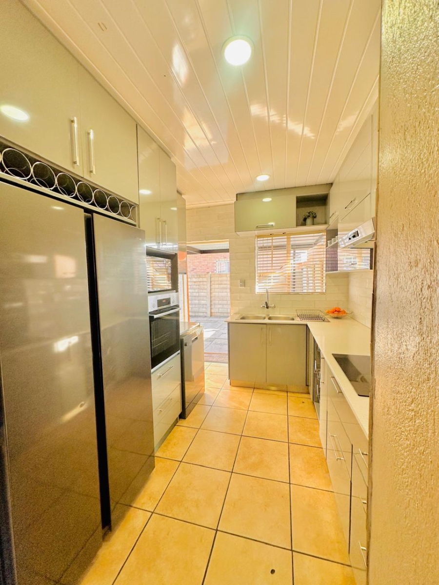 3 Bedroom Property for Sale in Waterval East North West